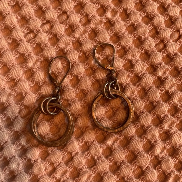 Simple silver dangling earrings - Picture 2 of 2